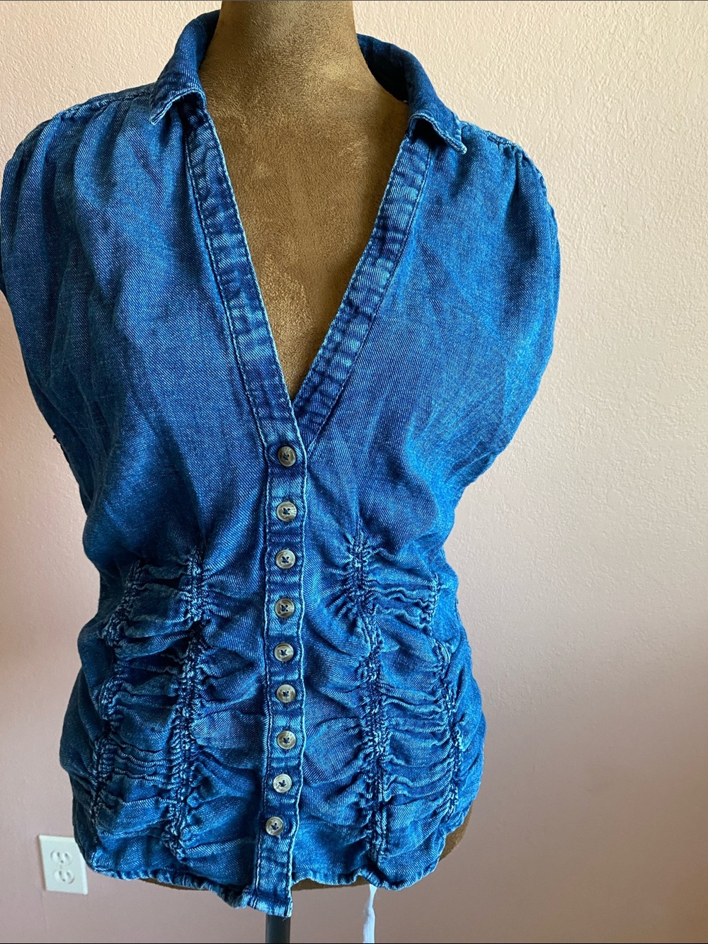 PILCRO Button-down sleeveless ruched denim top